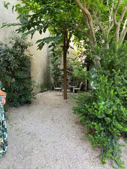 Appartement Eygalieres Avec Petit Jardin Exterior foto