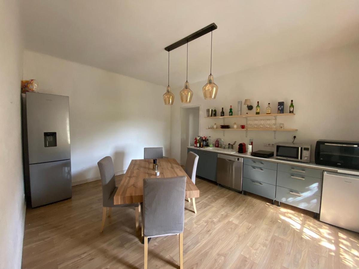 Appartement Eygalieres Avec Petit Jardin Exterior foto